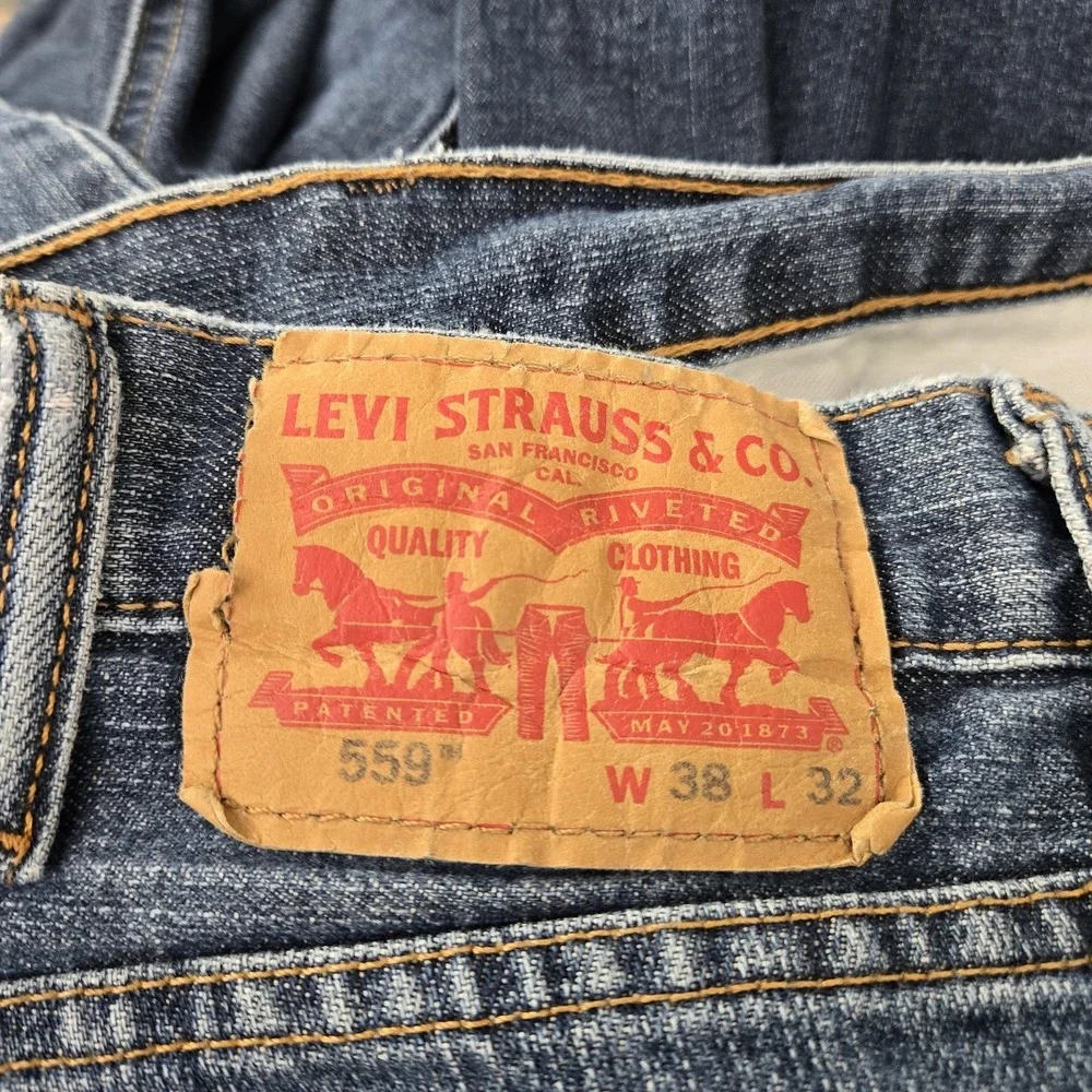 Levi's 559 Men Jeans 38X32 Blue Denim Relaxed Straight 31